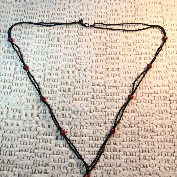 Robert Rose red & black rose tassel seed bead long necklace - Picture 4 of 11